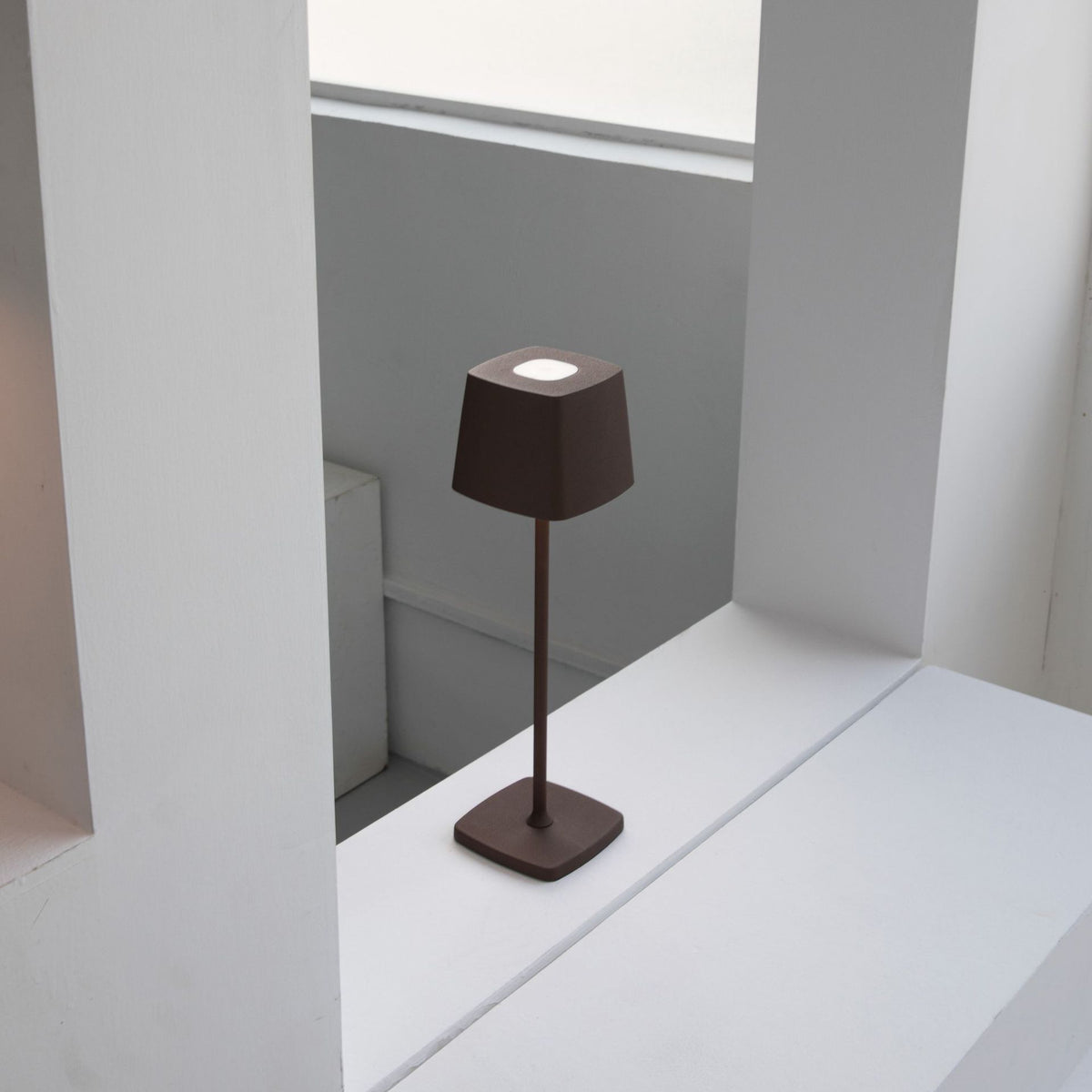 Cordless touch dimmable desk lamp, rechargeable, photo 2